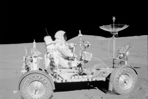 Moon rover
